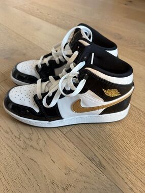 Jordan Kids Black White Gold Mid-Top Sneakers Size 6Y